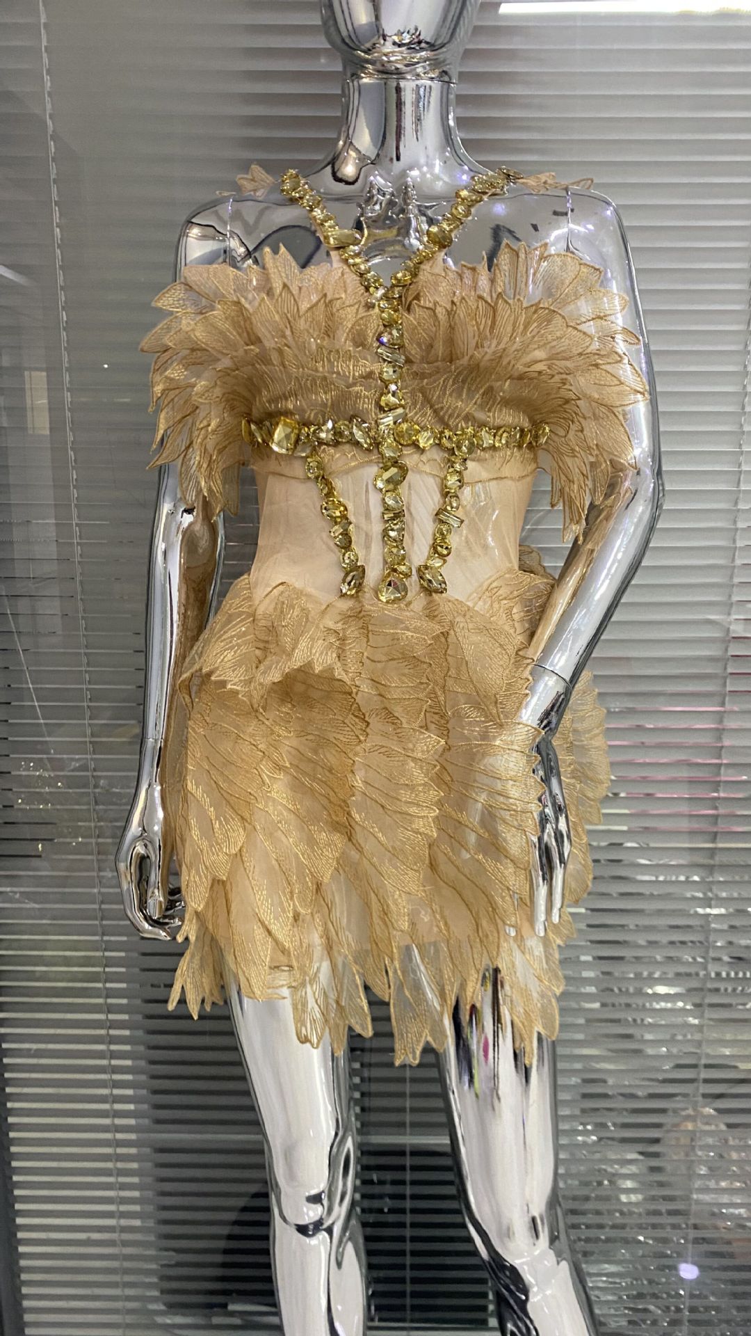 Off-Shoulder Halter Gold Tight Skirt for Stage Performers