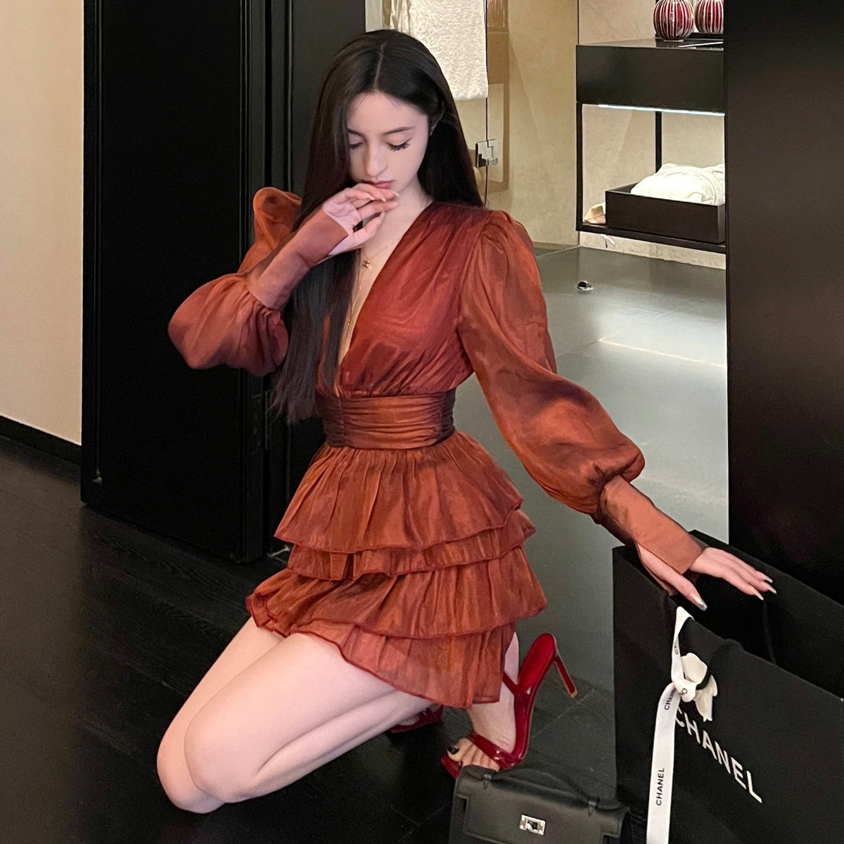 Slim Red Dress Featuring Bubble Sleeves