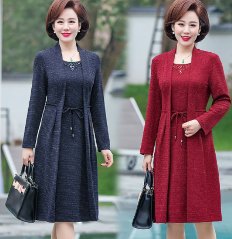 High-End Long-Sleeved Dress: Slimming & Youthful Look