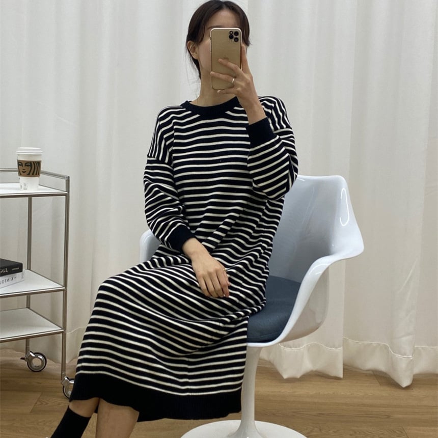 Large Loose Round Neck Mid-Length Dress