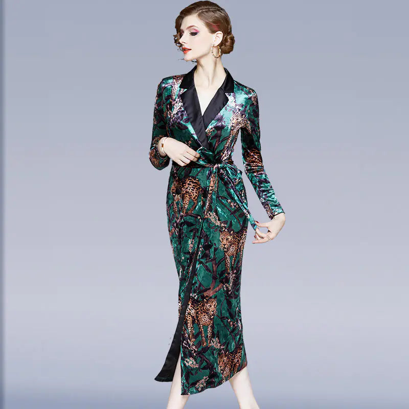Velvet Dress with Suit Collar and Bodycon Design