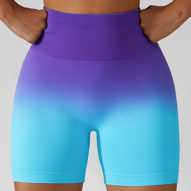 Gradient Seamless Yoga Shorts for Comfortable Workouts