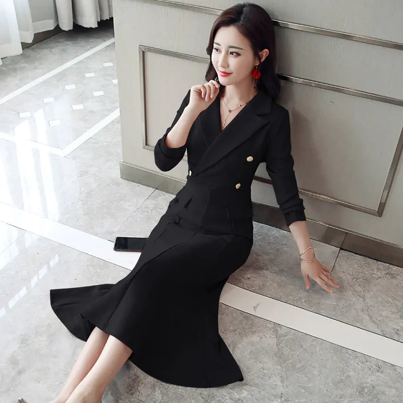 Stylish V-Neck Midi Dress with Trendy Color Block Design
