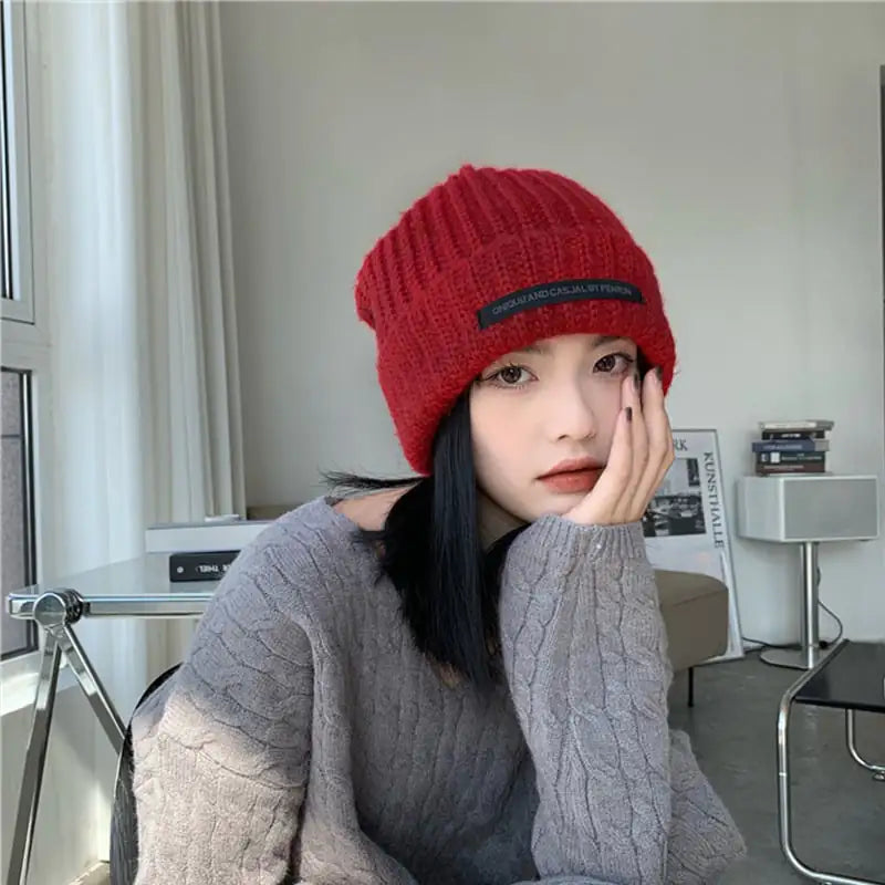 Women's Thick Wool Blend Knitted Hat for Autumn/Winter
