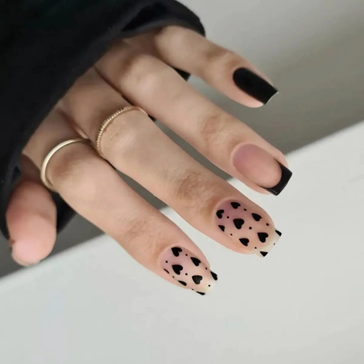 Valentine's Day Press-On Nail Set with Heart Designs