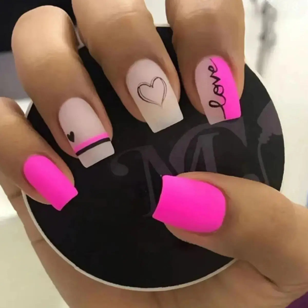 Valentine's Day Press-On Nail Set with Heart Designs