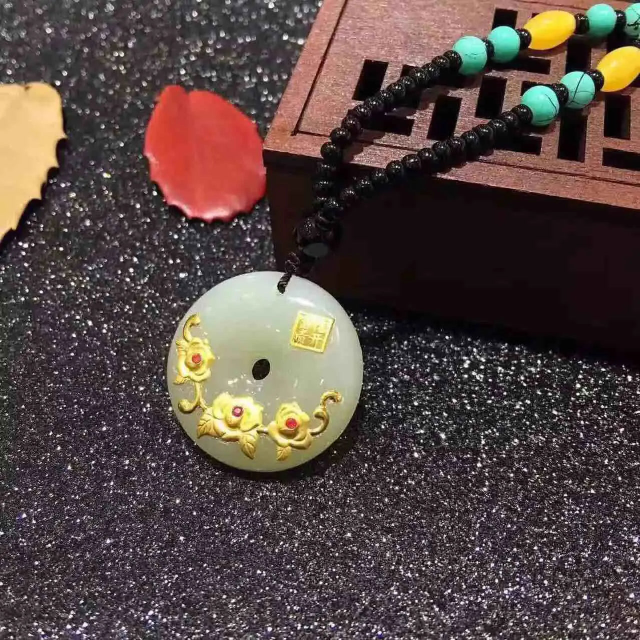3D Gold Inlaid Hetian Jade Pendant Necklace