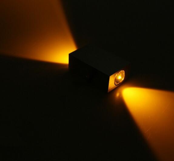 Aluminum Wall Light Fixture