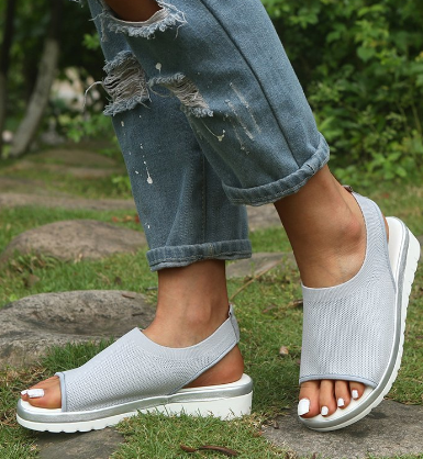 Summer Women's Flyknit Peep-Toe Flats (20-Year Trend)