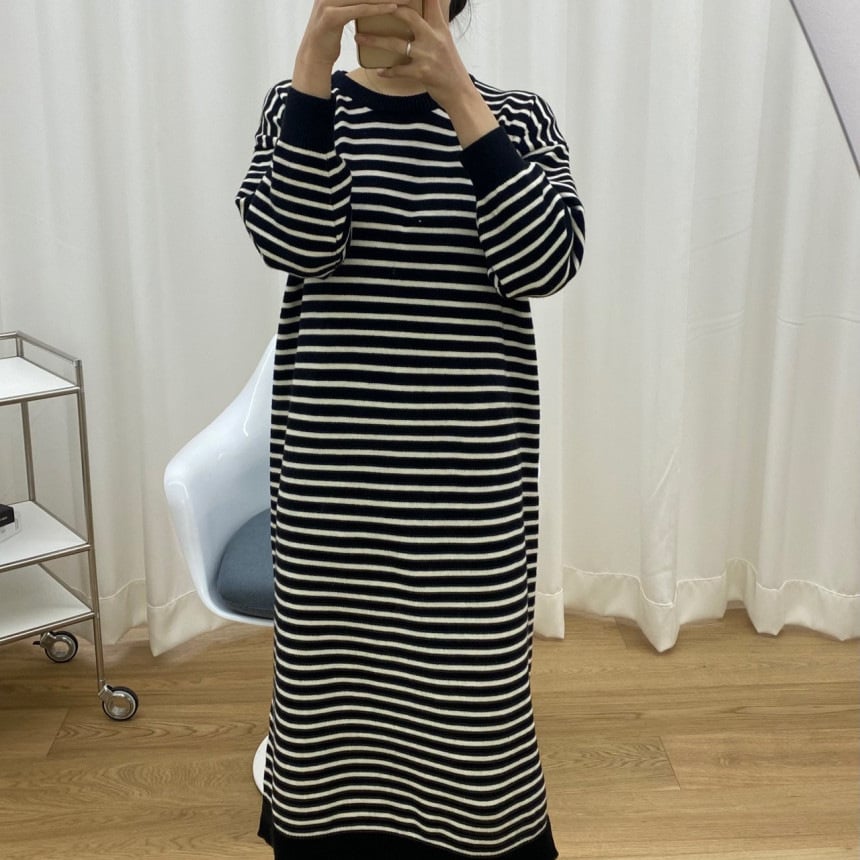Large Loose Round Neck Mid-Length Dress