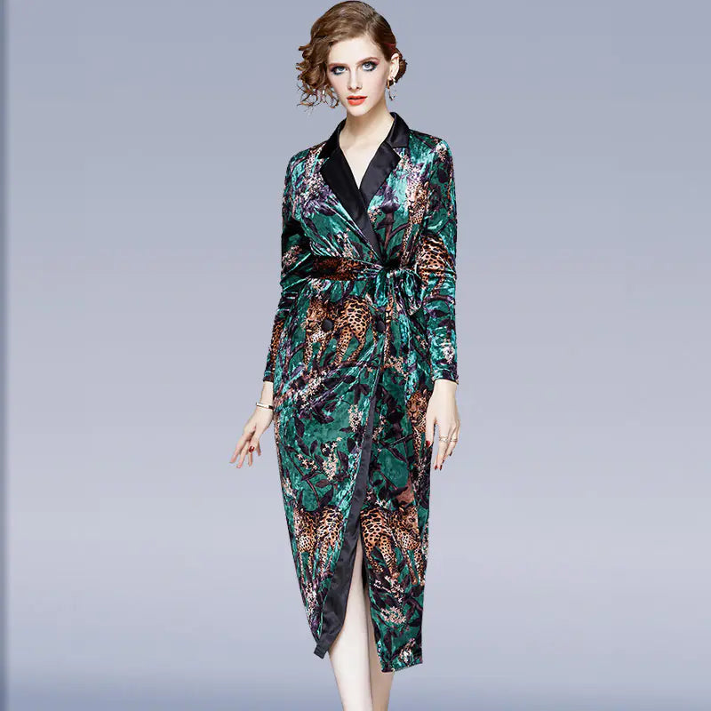 Velvet Dress with Suit Collar and Bodycon Design