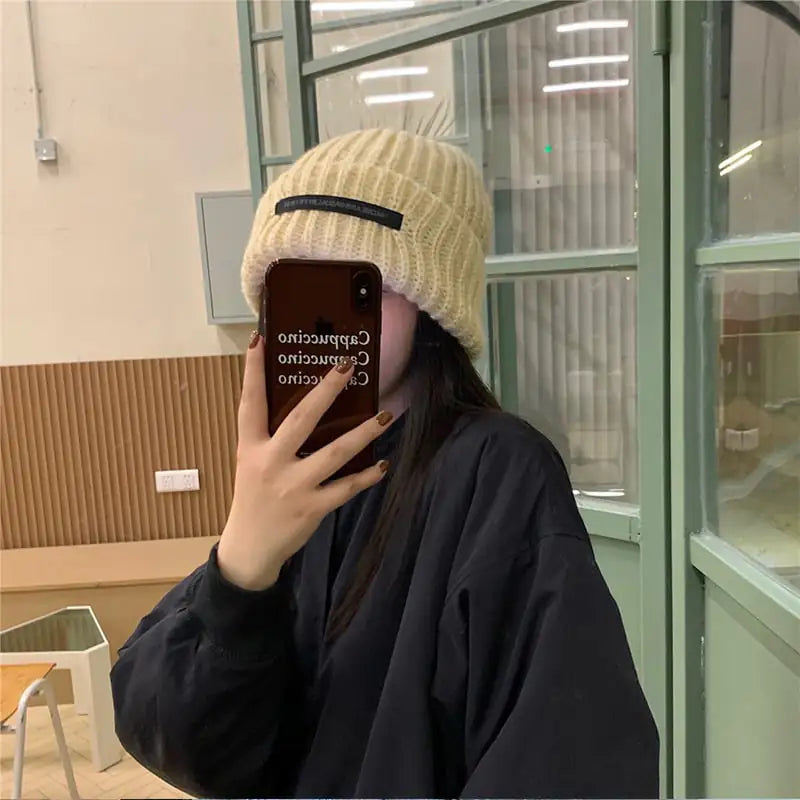Women's Thick Wool Blend Knitted Hat for Autumn/Winter