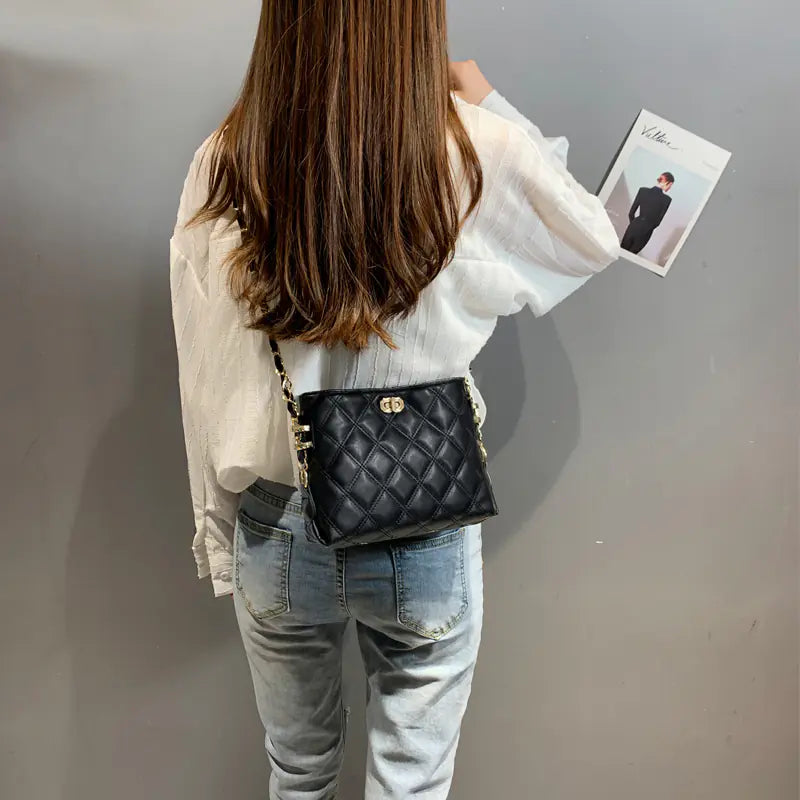 Fashionable Women's Shoulder Chain Bag for Summer 2020