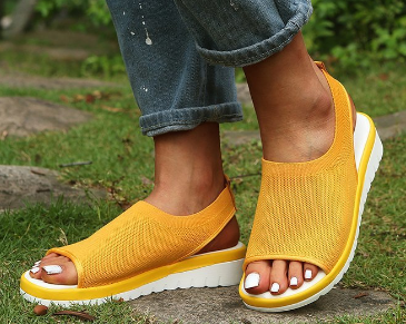 Summer Women's Flyknit Peep-Toe Flats (20-Year Trend)