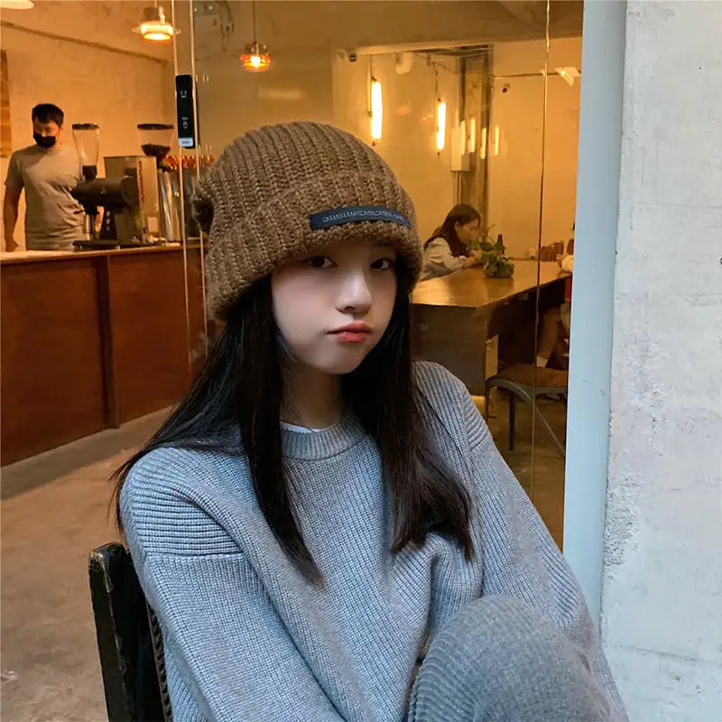 Women's Thick Wool Blend Knitted Hat for Autumn/Winter