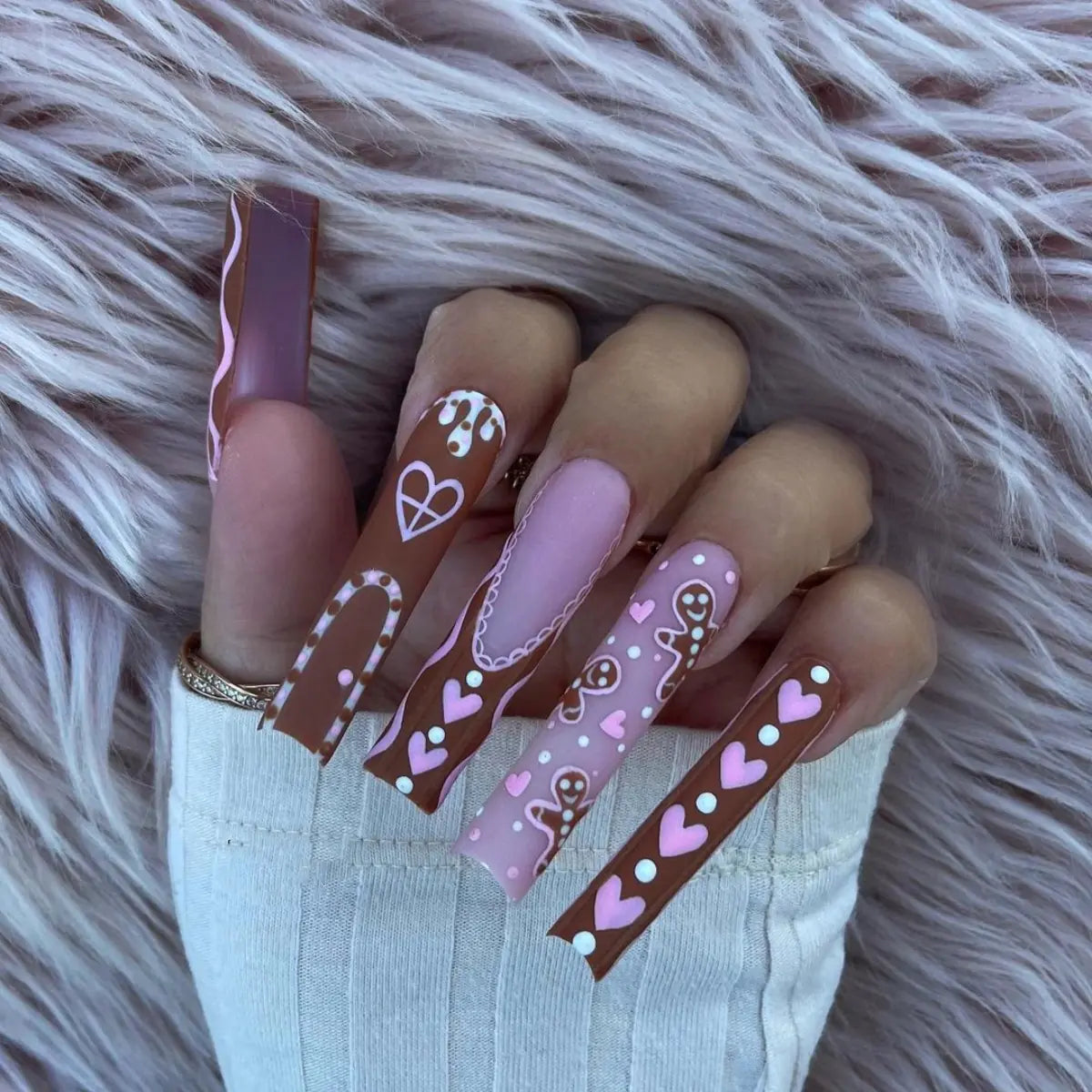 Valentine's Day Press-On Nail Set with Heart Designs