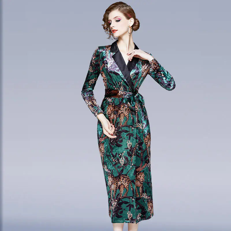Velvet Dress with Suit Collar and Bodycon Design
