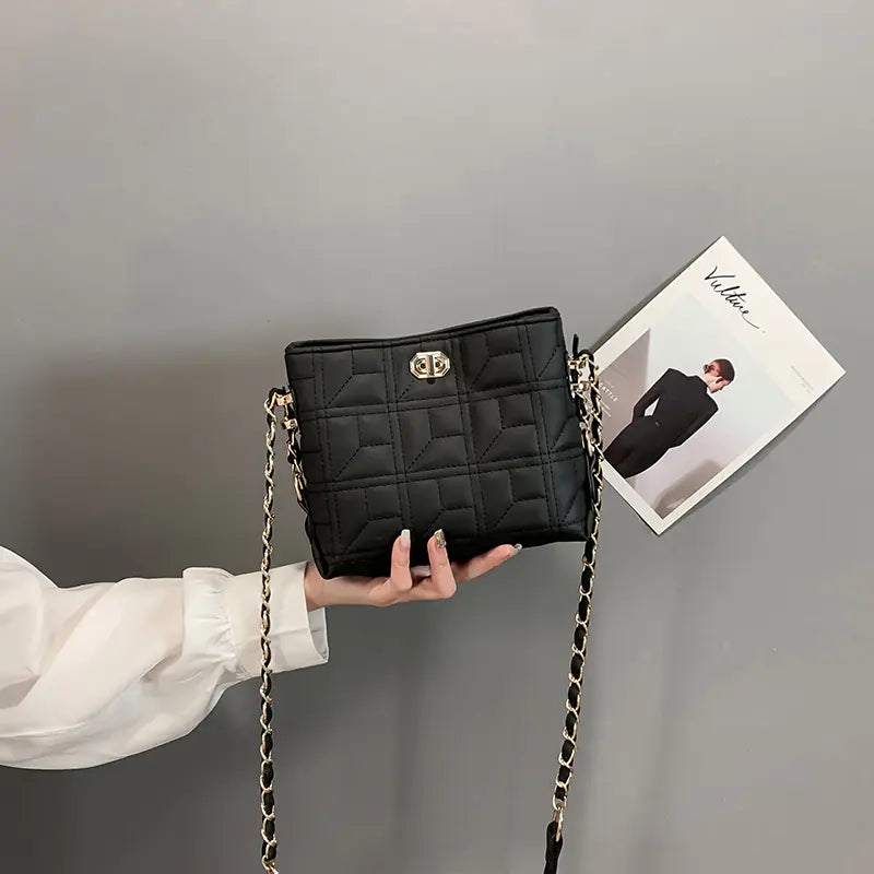 Fashionable Women's Shoulder Chain Bag for Summer 2020