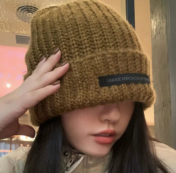 Women's Thick Wool Blend Knitted Hat for Autumn/Winter