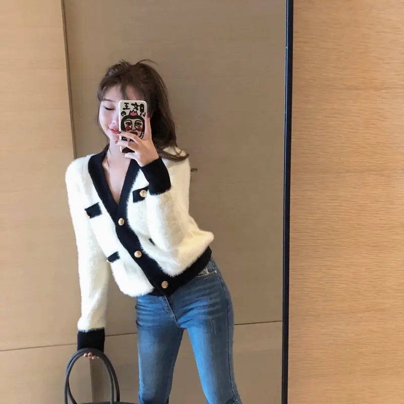 2020 Women's Soft White Knit Cardigan with Metal Buckle