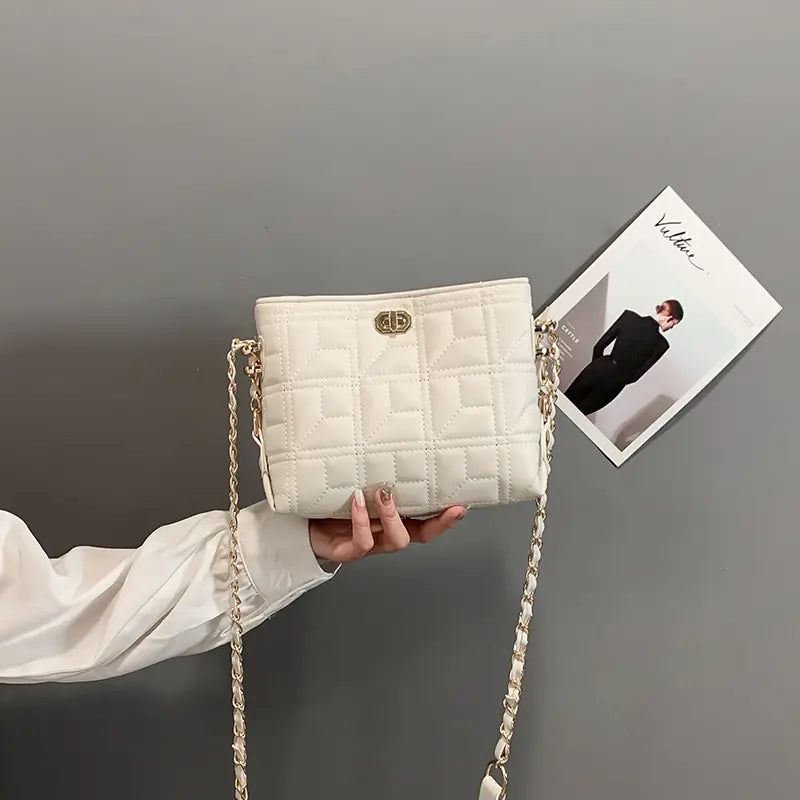 Fashionable Women's Shoulder Chain Bag for Summer 2020